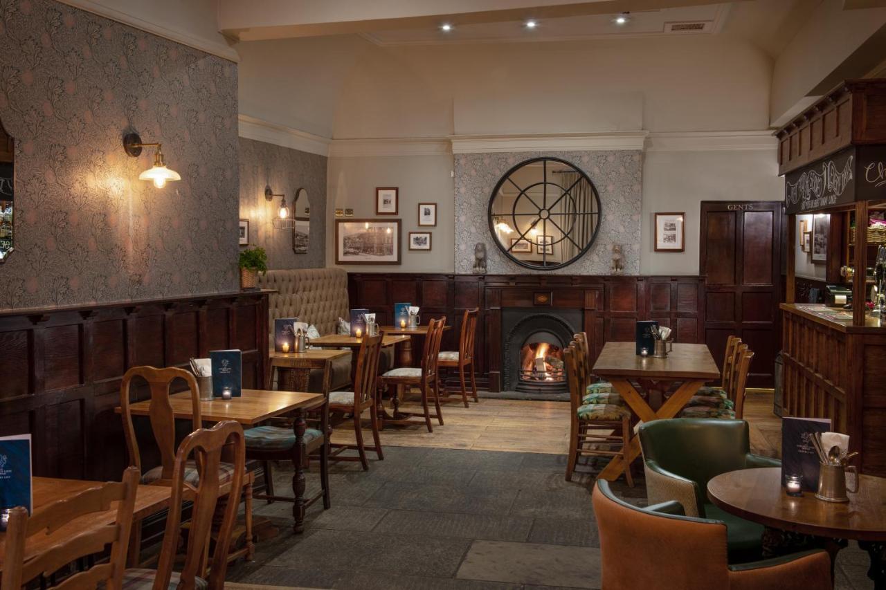 The Golden Lion At Settle Hotel Buitenkant foto